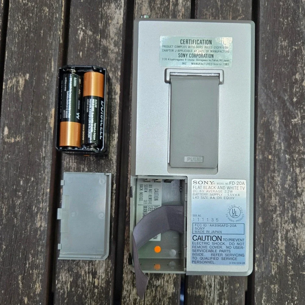 Vintage Sony Watchman FD-20A Handheld B&W CRT Portable Pocket TV with Case